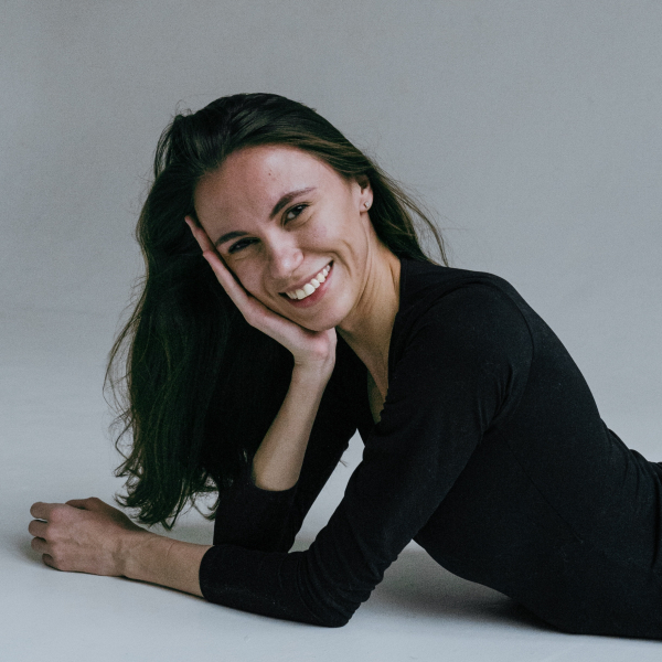 Надя Левина