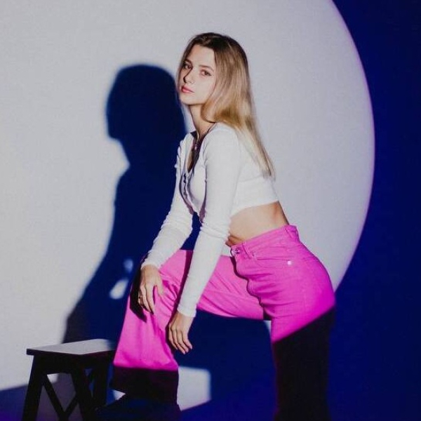 Алина Голякова