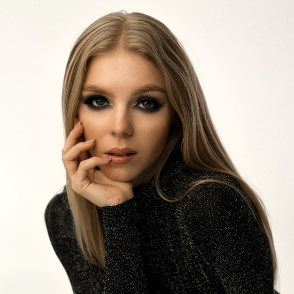 Анастасия Попова