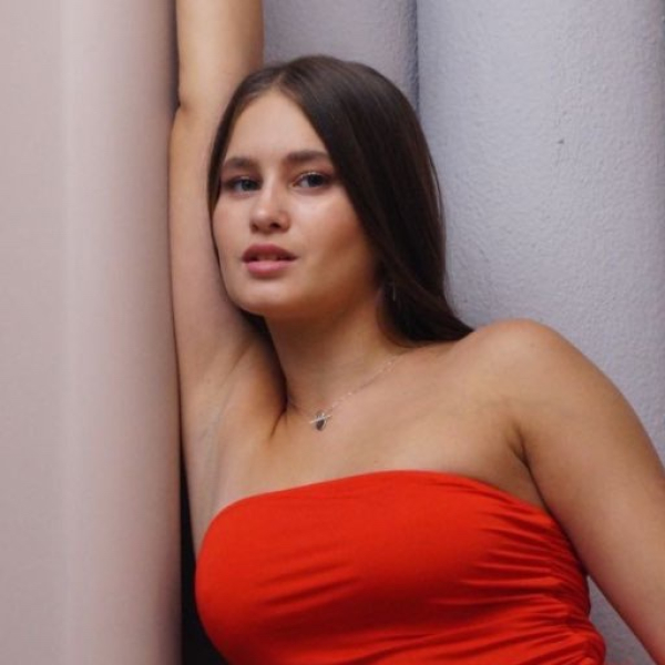 Лера Двойнова