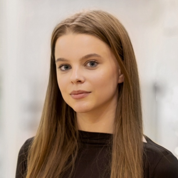 Соня Савинова