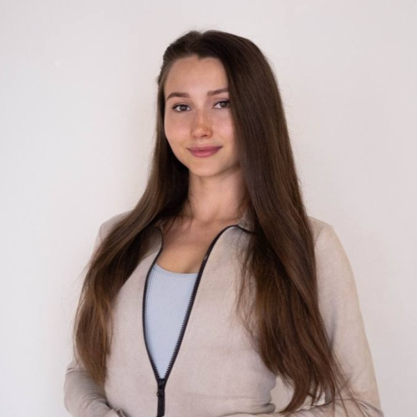 Марина Приказчикова