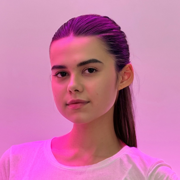 Юля Иванова