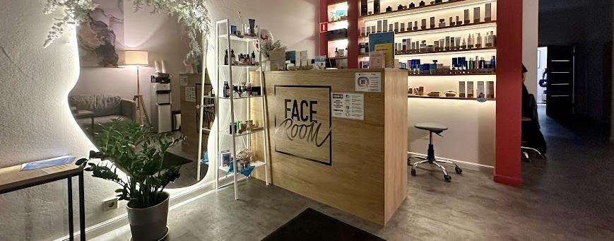 FaceRoom