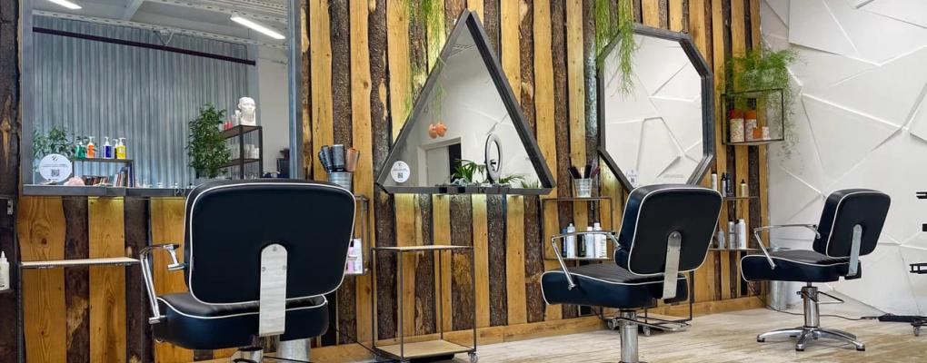 Petros Varsavir salon